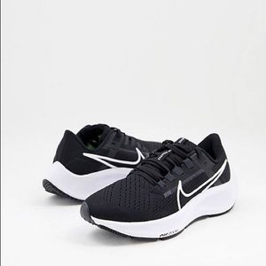 NIKE Air Zoom Pegasus 38